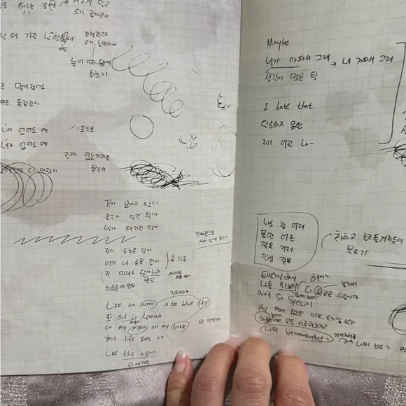 BTS deluxe edition “BE” - Picture 11 of 13